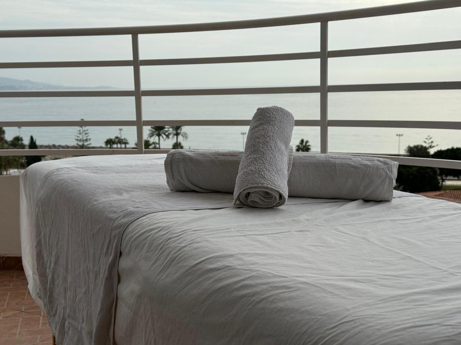 A&N Alexia Apartment Caleta De Velez Exterior photo
